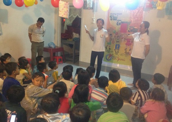 HỘI TH&Aacute;NH KẾ S&Aacute;CH VUI TRUNG THU VỚI THIẾU NHI QUA MỤC VỤ TIA S&Aacute;NG