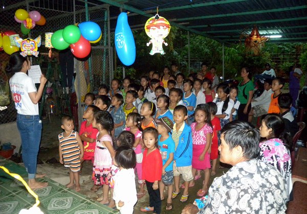 HỘI TH&Aacute;NH KẾ S&Aacute;CH VUI TRUNG THU VỚI THIẾU NHI QUA MỤC VỤ TIA S&Aacute;NG