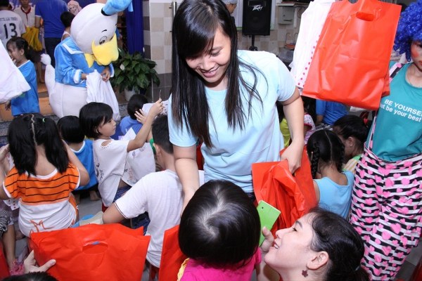 HTTL L&Aacute;I THI&Ecirc;U TỔ CHỨC CHƯƠNG TR&Igrave;NH VUI TRUNG THU CHO GẦN 150 THIẾU NHI ẤU