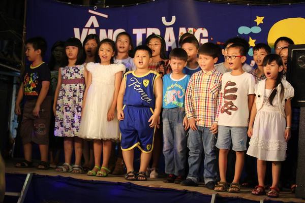 HỘI THÁNH NGÔ GIA TỰ CÙNG VỚI CHÍNH QUYỀN ĐỊA PHƯƠNG TỔ CHỨC VUI TRUNG THU.