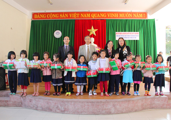 5.500 PHẦN QUÀ ĐƯỢC TẶNG CHO HỌC SINH TẠI TP. ĐÀ NẴNG