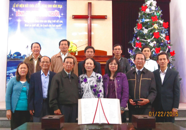 MỤC SƯ HỘI TRƯỞNG HTTLVN (MN) THĂM C&Aacute;C HỘI TH&Aacute;NH TẠI TỈNH QUẢNG NAM