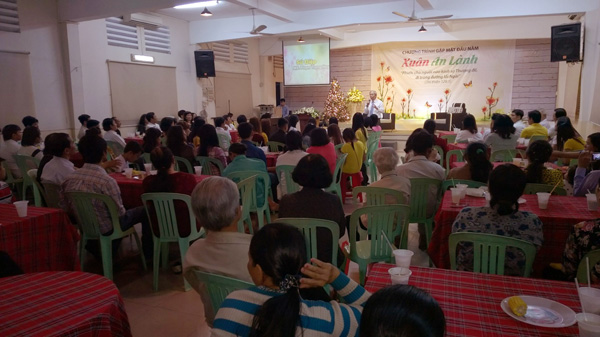 HỌP MẶT TÂN TÍN HỮU TẠI HTTL TÔ HIẾN THÀNH