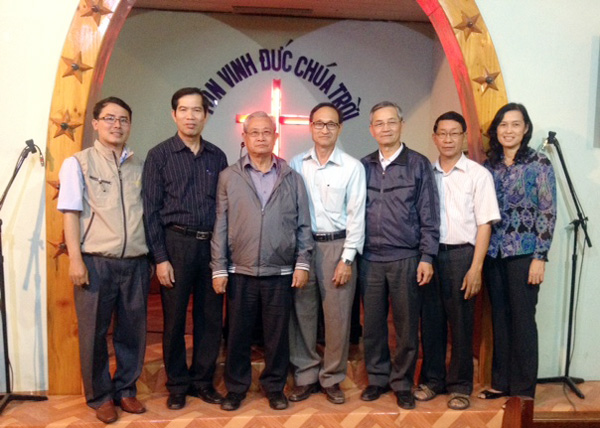 THƯỜNG TRỰC TLH ĐẾN THĂM C&Aacute;C HỘI TH&Aacute;NH TỈNH KH&Aacute;NH H&Ograve;A