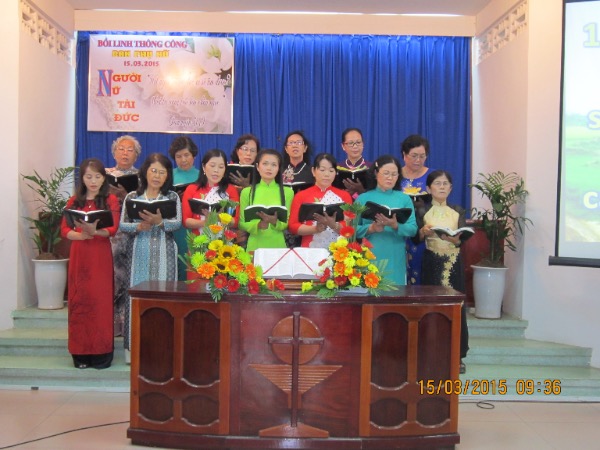 bồi linh phụ nữ ch&acirc;u đốc