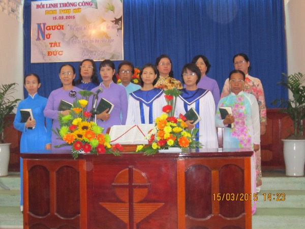 bồi linh phụ nữ ch&acirc;u đốc