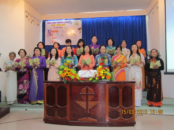 bồi linh phụ nữ ch&acirc;u đốc