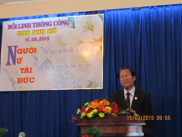 bồi linh phụ nữ ch&acirc;u đốc