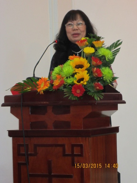 bồi linh phụ nữ ch&acirc;u đốc