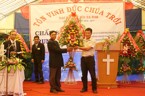 TỈNH ĐĂK LĂK: LỄ CÔNG BỐ QUYẾT ĐỊNH THÀNH LẬP CHI HỘI TIN LÀNH ÊA ĐAR