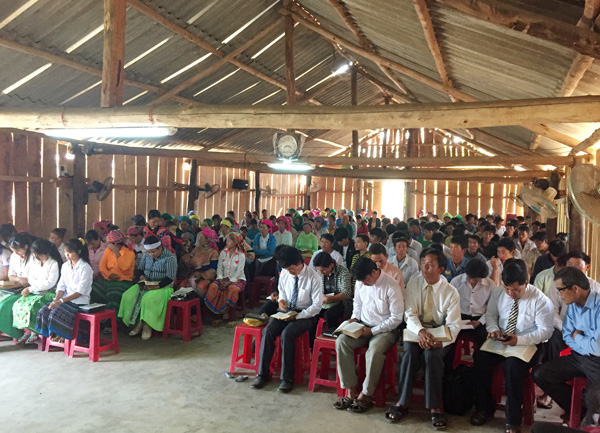 THĂM V&Agrave; TẶNG QU&Agrave; CHO T&Iacute;N HỮU H&rsquo;M&Ocirc;NG TẠI TỈNH ĐĂK LĂK