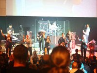 3000 Người Tham Dự Buổi Nhóm Đầu Tiên Của Hội Thánh Hillsong Cape Town