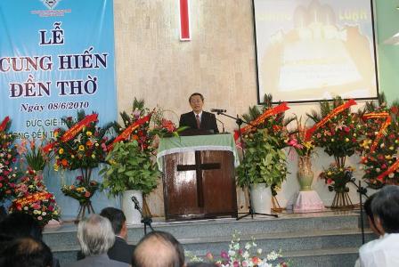 ms hoi truong trong le cung hien