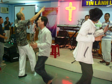 Su_nang_dong_tre_trung_trong_Ngoi_khen_-_Tho_phuong