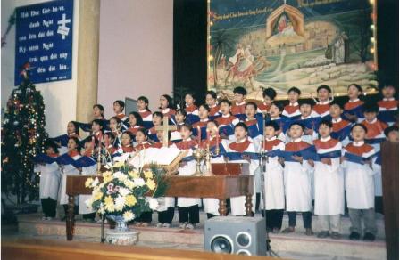 100 4a ban hat le hoanh nhi giao thuy