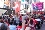 Hàng Chục Ngàn Người Hiệp Chung Cầu Nguyện Ở Quảng Trường Times New York