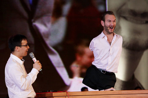 Nick: "Ch&uacute; ch&aacute;u m&igrave;nh chạy thi nh&eacute;", Tin tức trong ng&agrave;y, Nick Vujicic den Viet Nam, Nick dien thuyet tai Viet Nam, bai dien thuyet cua nick, nick den viet nam, Nick Vujicic, nguoi ky dieu nhat the gioi, nguoi dan ong khong tay khong chan, Nick Vujicic den viet nam, Nick Vujicic sang viet nam, tin tuc ve Nick Vujicic, Nick, Vujicic, nguoi khong tay khong chan noi tieng, nguoi noi tieng, tin nhanh, tin moi, tin hay, tin nong, tin hot, bao dien tu, bao vn, xa hoi, tin tức, tin tuc online, bao, vn
