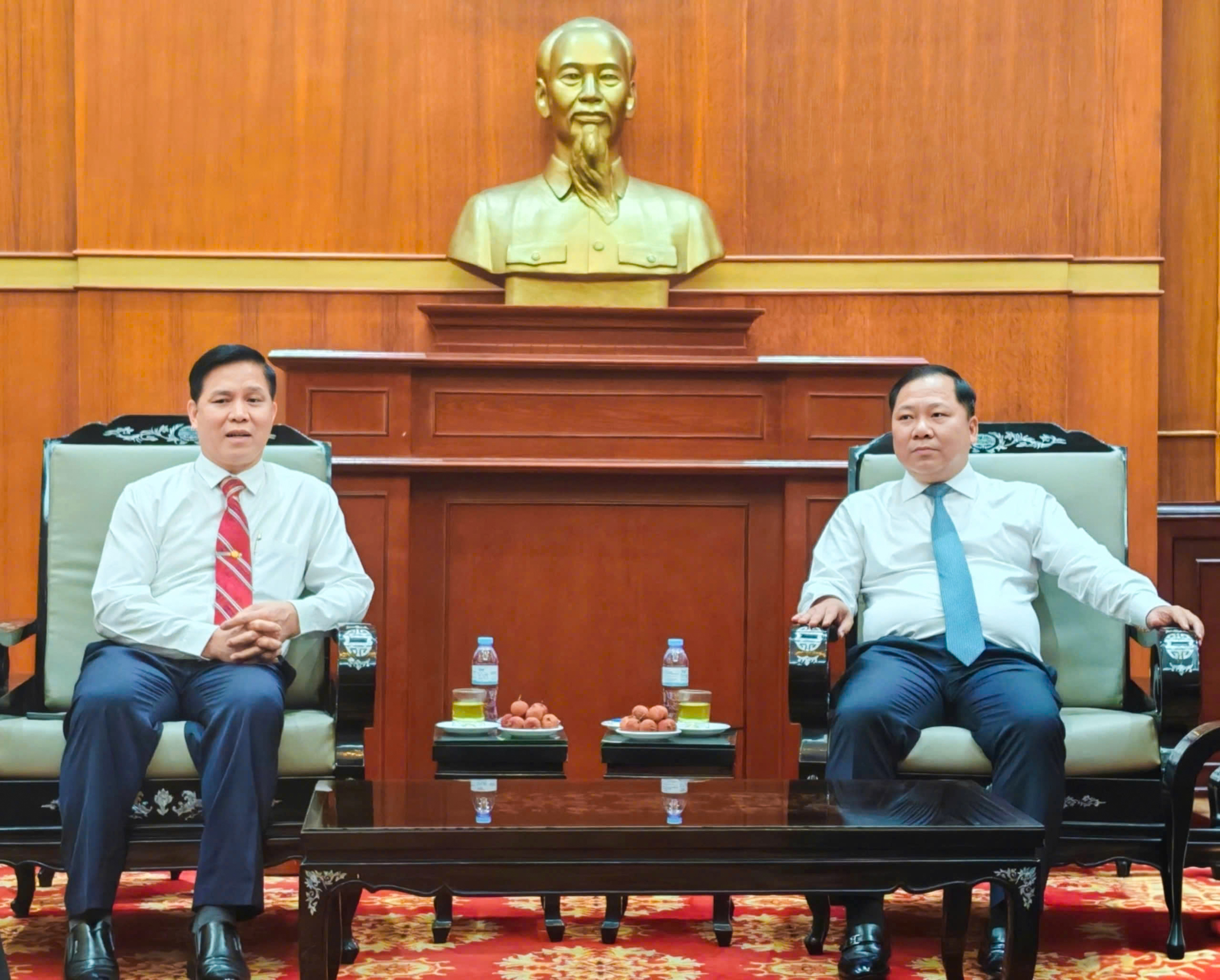 THƯỜNG TRỰC BAN TRỊ SỰ TỔNG HỘI CHÀO THĂM ỦY BAN TRUNG ƯƠNG MẶT TRẬN TỔ QUỐC VIỆT NAM