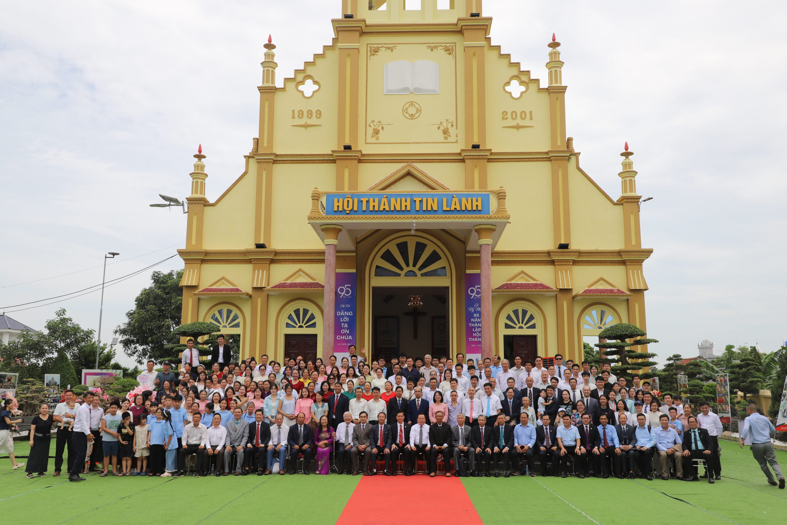 HỘI THÁNH TIN LÀNH HOÀNH NHỊ KỶ NIỆM 95 NĂM THÀNH LẬP